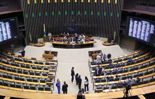 Motta determina cancelamento da sessão e marca reunião de líderes para esta quarta-feira