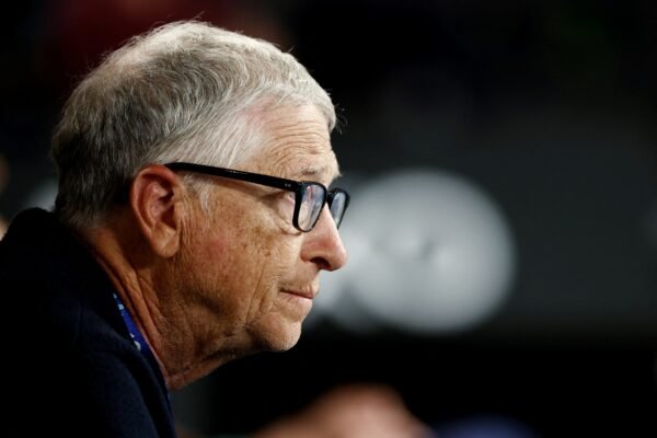 Fundação Gates diz que abriu revisão externa sobre vínculos com Epstein