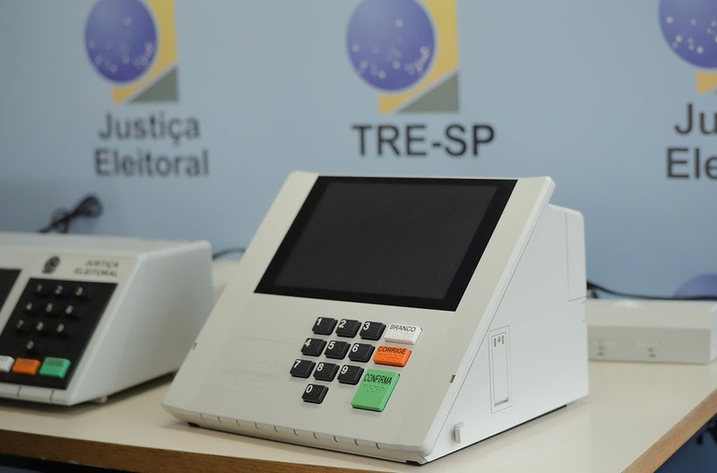 Eleitores que mudaram de cidade têm menos de um mês para atualizar o domicílio eleitoral; veja como fazer