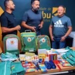 Entrega de kits escolares em Embu das Artes tem presença de Ney Santos e levanta debate sobre possível campanha antecipada