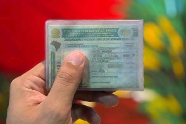 Quase 20 mil motoristas têm renovação automática da CNH na Baixada Santista; veja o que fazer