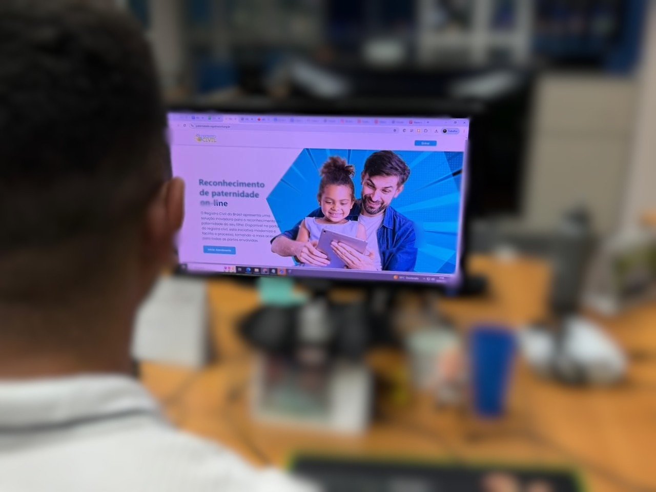 Cartórios de Santos iniciam reconhecimento de paternidade pela internet; veja como