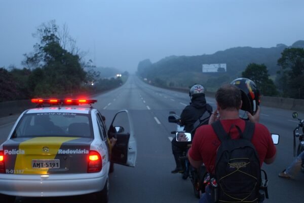 Anchieta e Imigrantes terão novo modelo de comboio em dias de neblina; entenda como funcionará