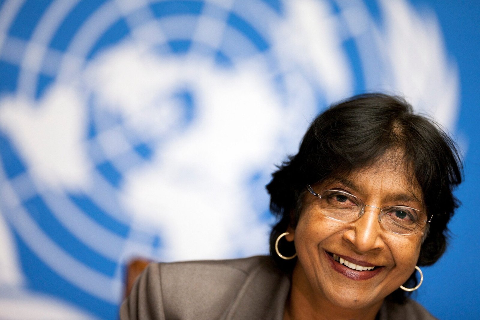 VÍDEO: Navi Pillay alfineta presidente dos EUA ao agradecer Nobel da Paz 2026: ‘Talvez eu divida o prêmio com Trump’