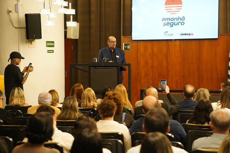 Semana do Seguro e Dia do Corretor de Seguros são celebrados em solenidade na Câmara