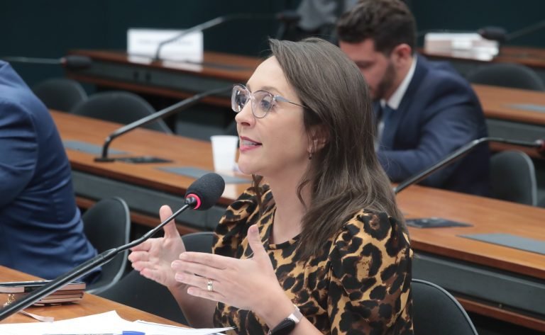 Projeto define regras para trabalho cooperado em assistência domiciliar à saúde